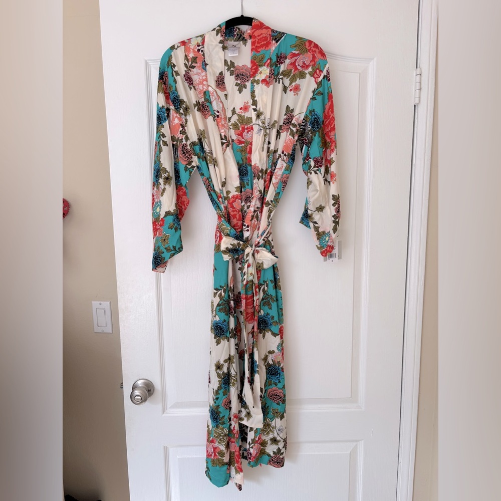 NATORI brand Floral Kimono Japanese Print. Size small. New with tags